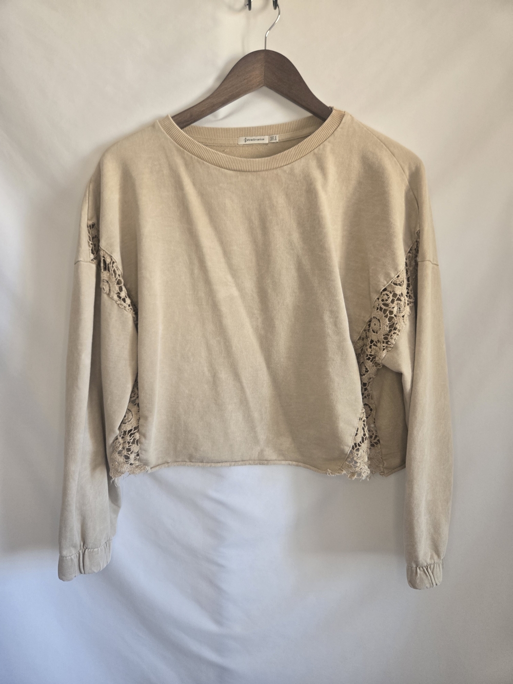 Stradivarius Beige Cropped Lace-Panel Sweatshirt